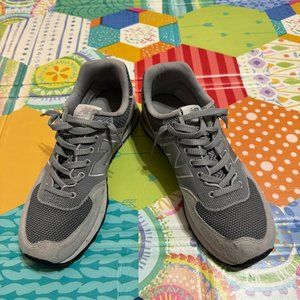 Men's 574 New Balance Size 10